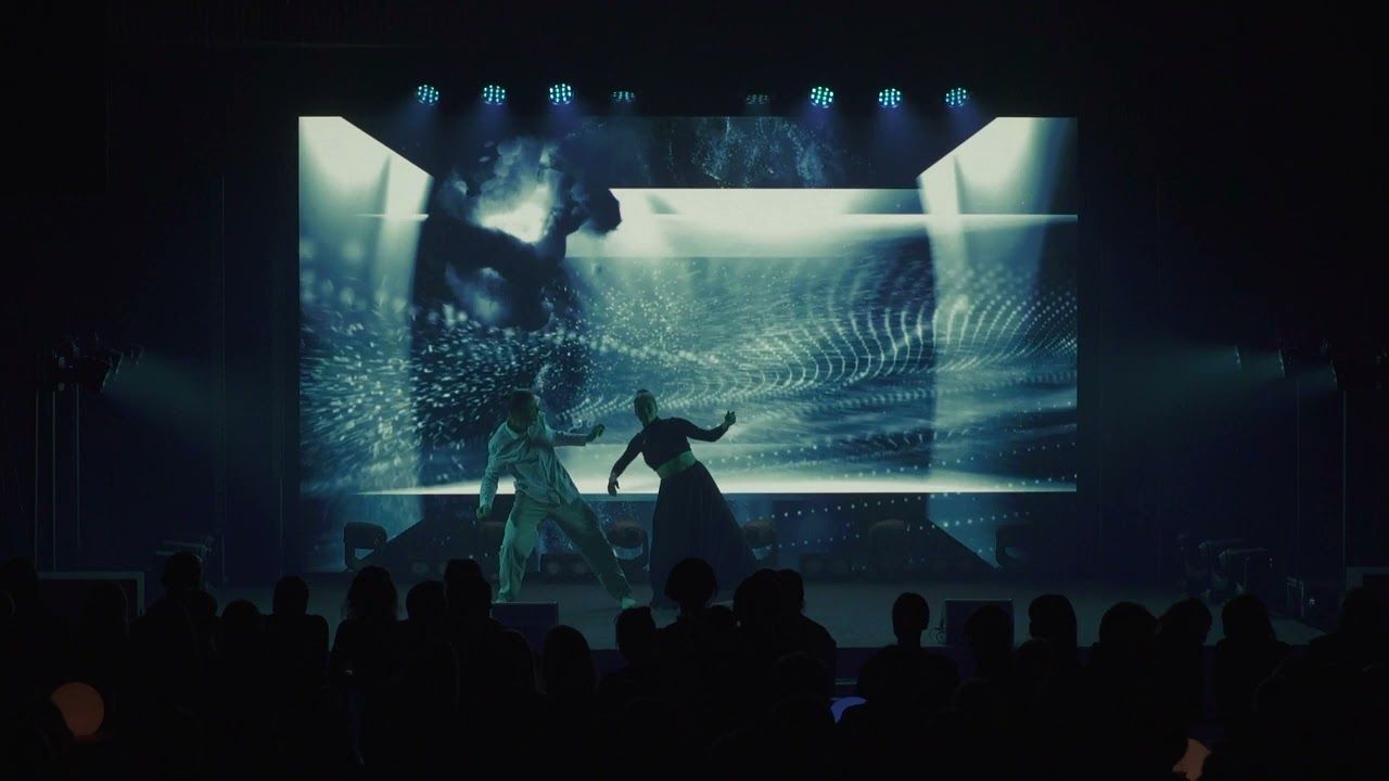 Valguses ja Varjus dance performance
